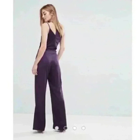 Ocposh30 hanging on asymmetric jumpsuit - Picture 5 of 5